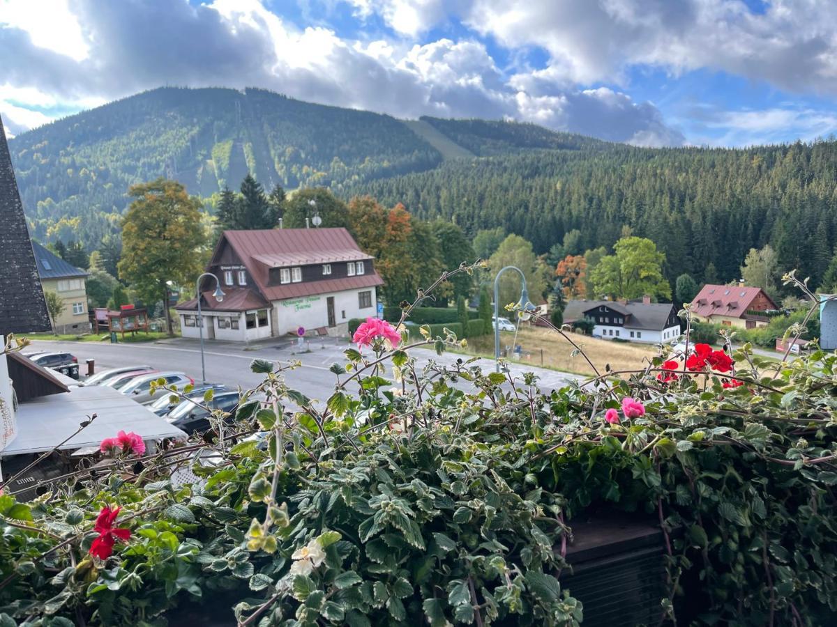 Grand Harrachov Pension V Centru Экстерьер фото