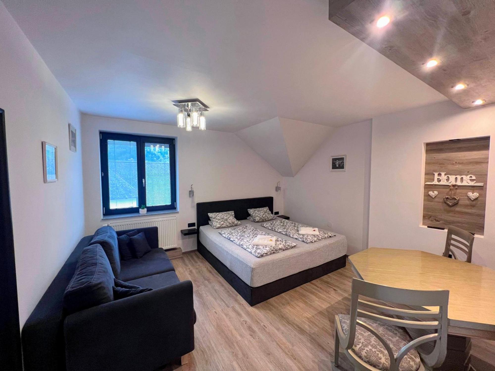 Grand Harrachov Pension V Centru Экстерьер фото