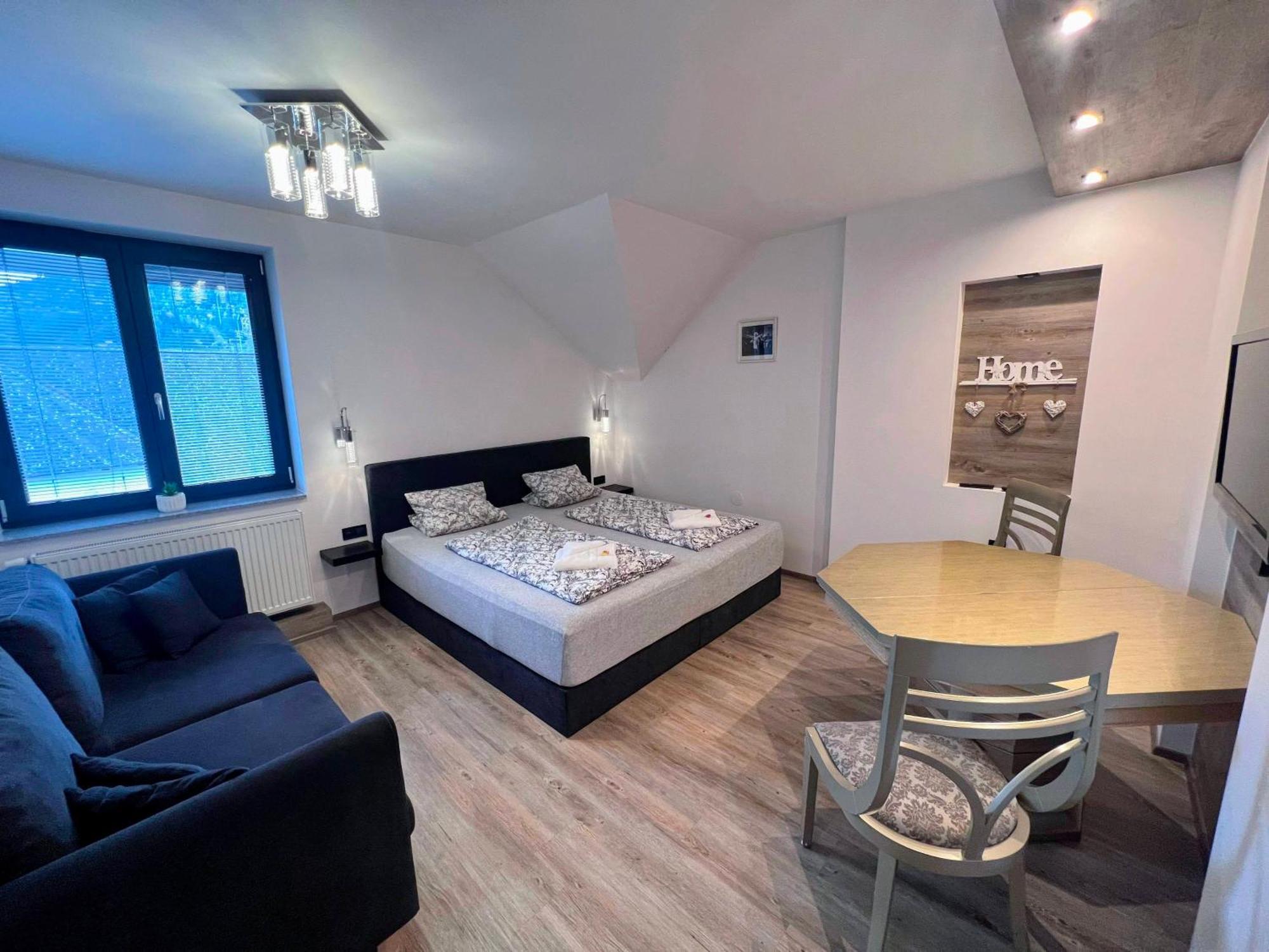 Grand Harrachov Pension V Centru Экстерьер фото