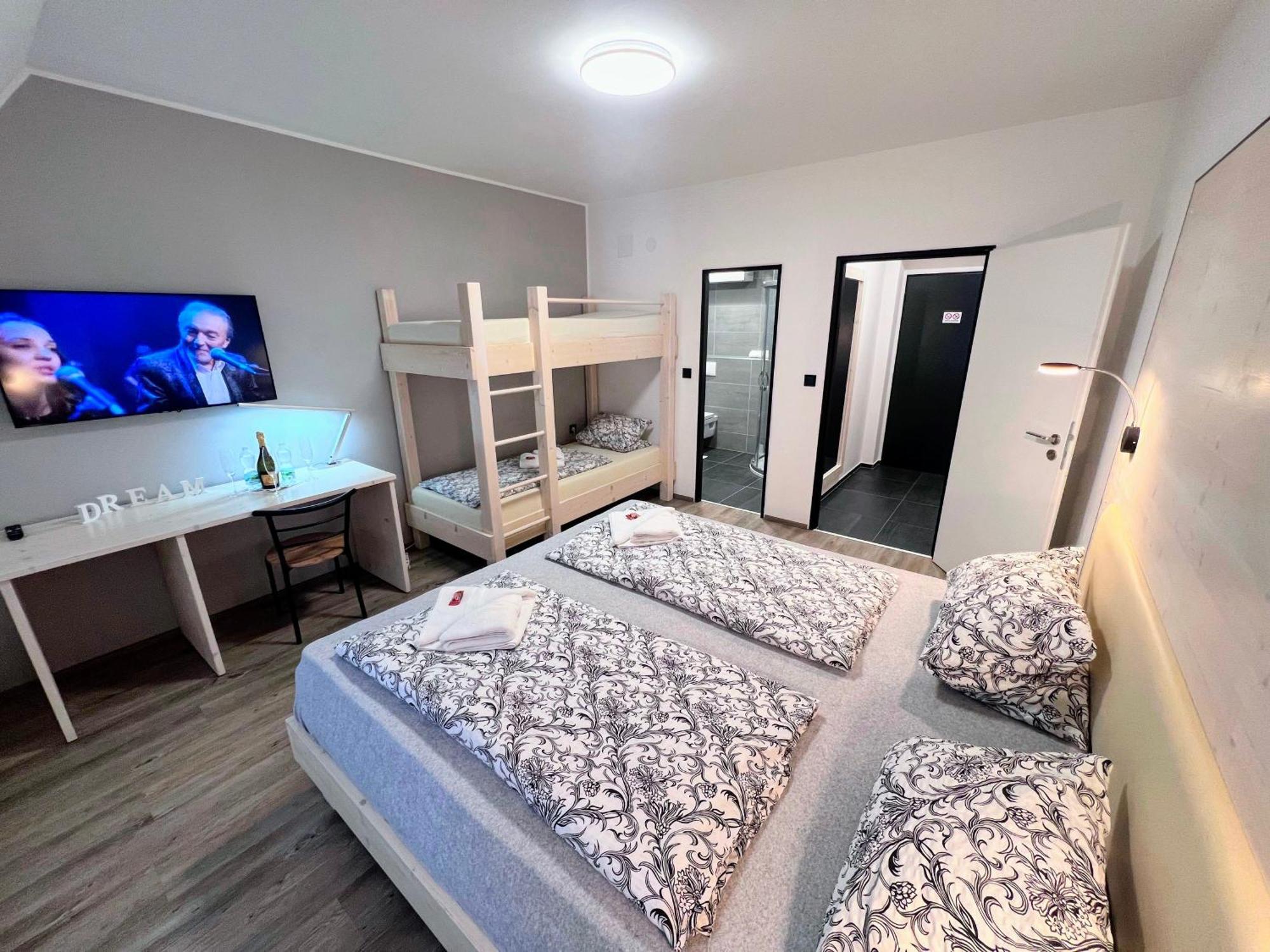 Grand Harrachov Pension V Centru Экстерьер фото